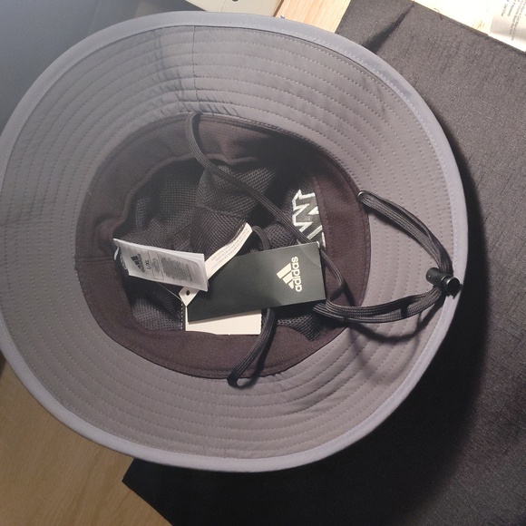 Adidas hat - Picture 5 of 5